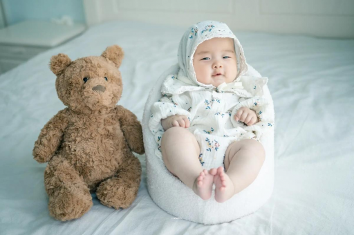 唐山宝宝吃不饱母乳的症状